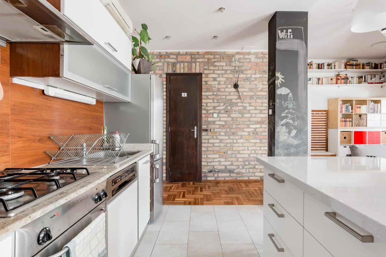 Relax Into Loft Living At A Light-Filled City Escape Budapest Eksteriør bilde