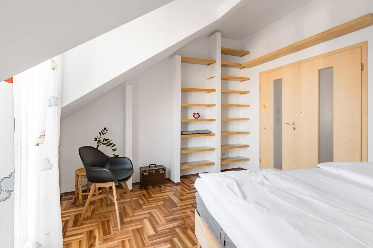 Relax Into Loft Living At A Light-Filled City Escape Budapest Eksteriør bilde