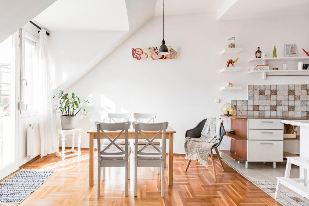 Relax Into Loft Living At A Light-Filled City Escape Budapest Eksteriør bilde