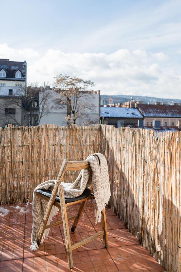 Relax Into Loft Living At A Light-Filled City Escape Budapest Eksteriør bilde