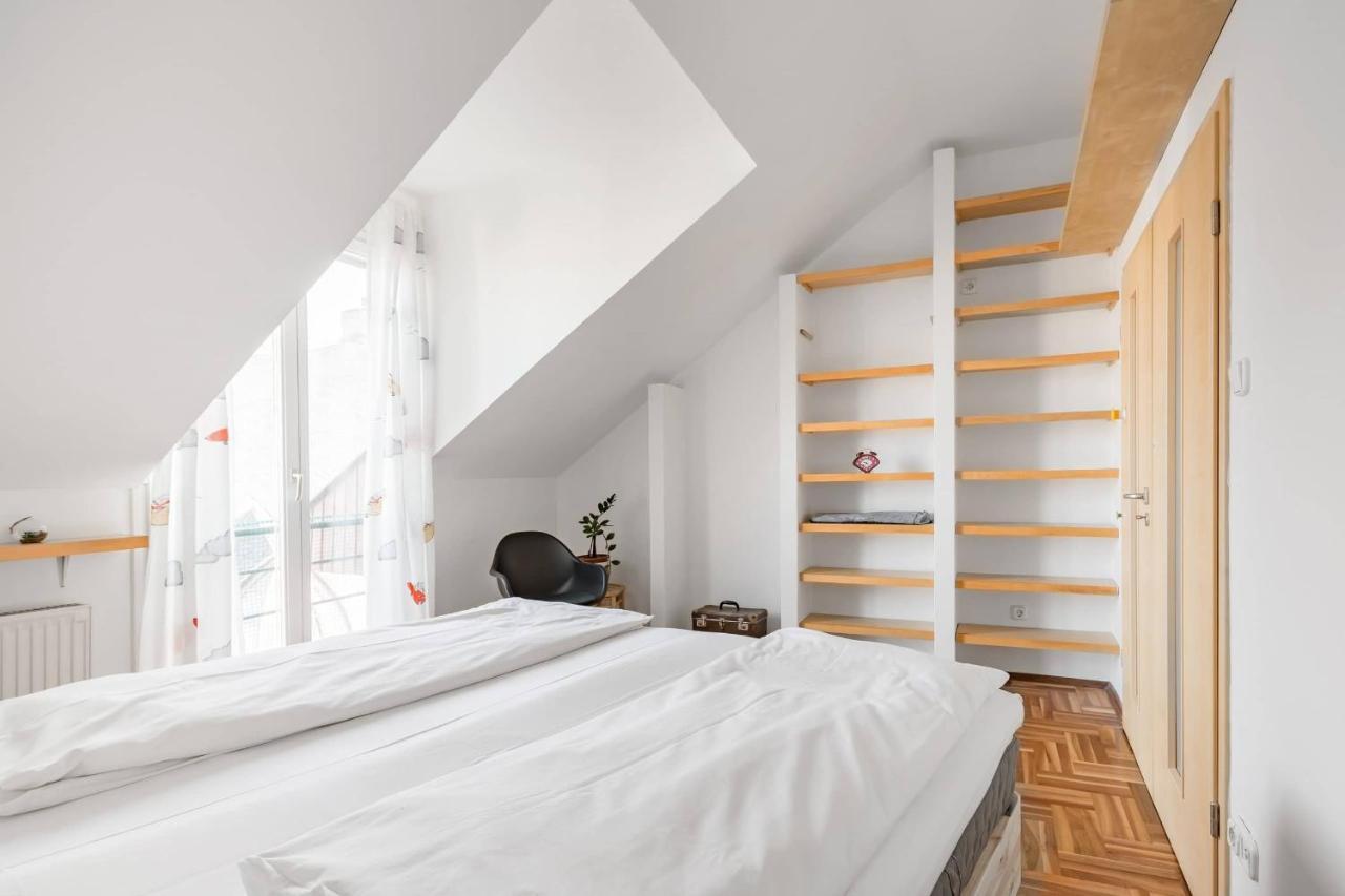 Relax Into Loft Living At A Light-Filled City Escape Budapest Eksteriør bilde