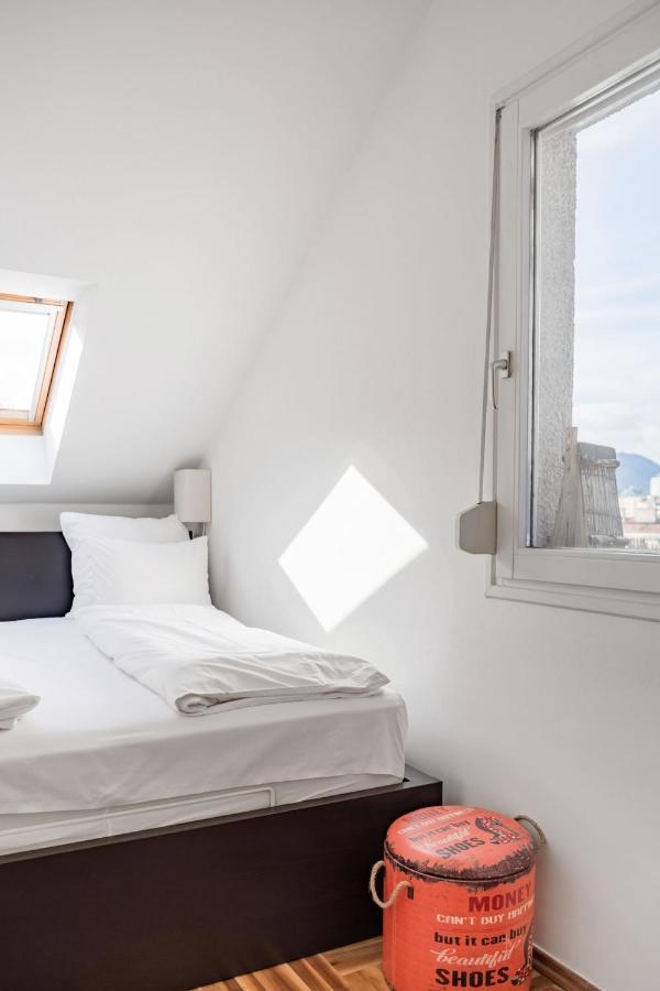 Relax Into Loft Living At A Light-Filled City Escape Budapest Eksteriør bilde