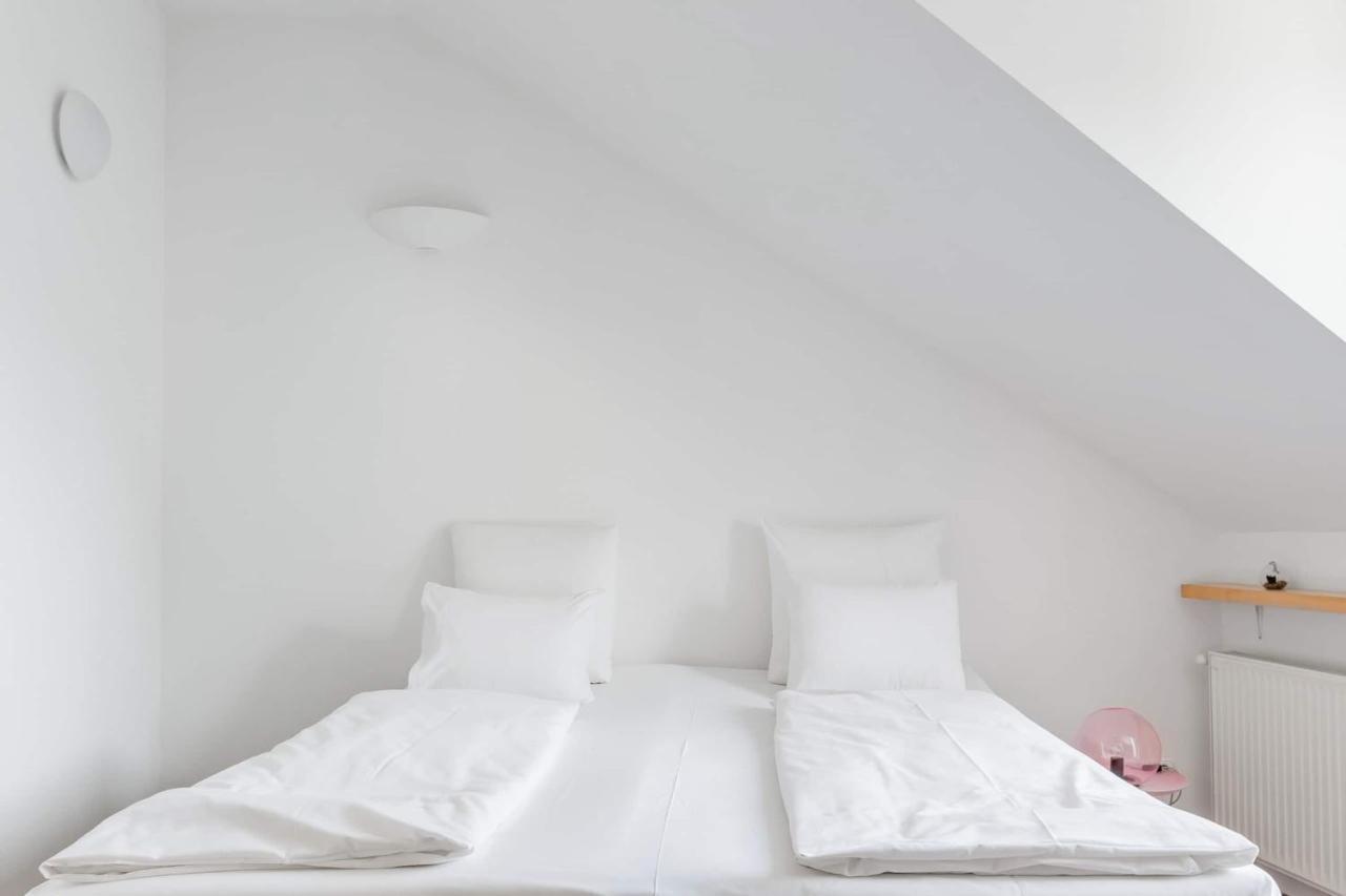 Relax Into Loft Living At A Light-Filled City Escape Budapest Eksteriør bilde